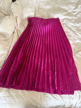 Zara Pleated Midi Skirt - Fuchsia